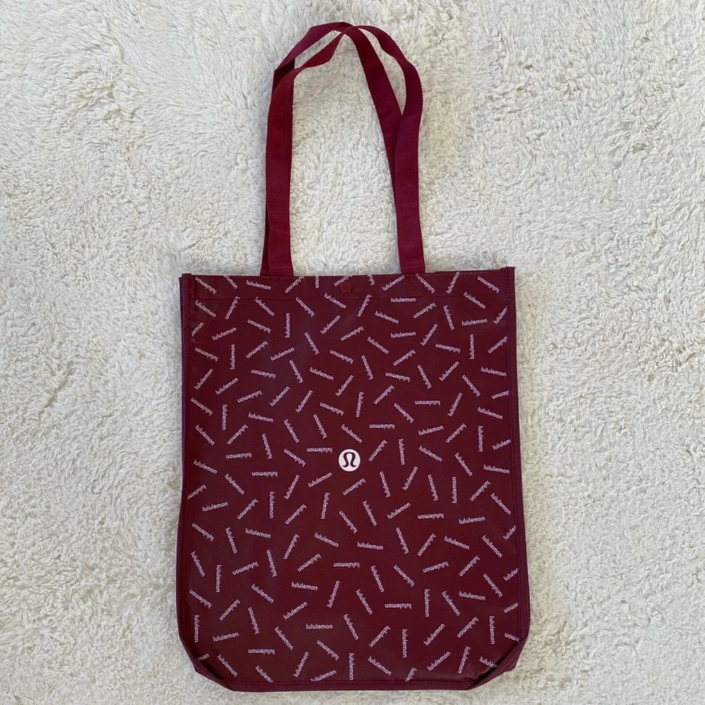 ❤️ 3 Large Brand New Lululemon Holiday Tote Bags